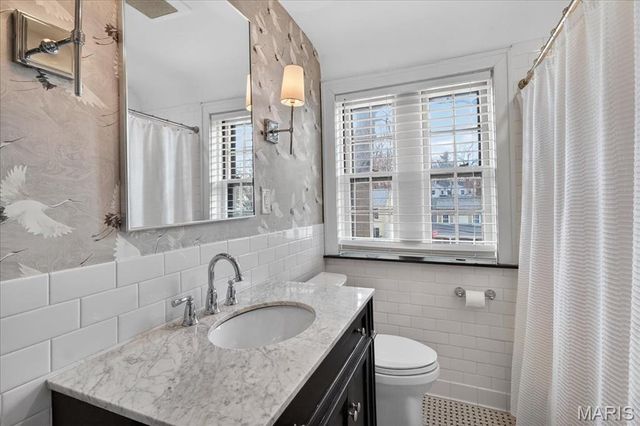 216 Elm Avenue, Glendale, MO 63122