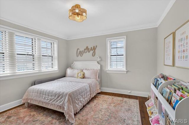 216 Elm Avenue, Glendale, MO 63122