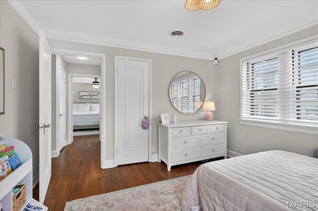 216 Elm Avenue, Glendale, MO 63122