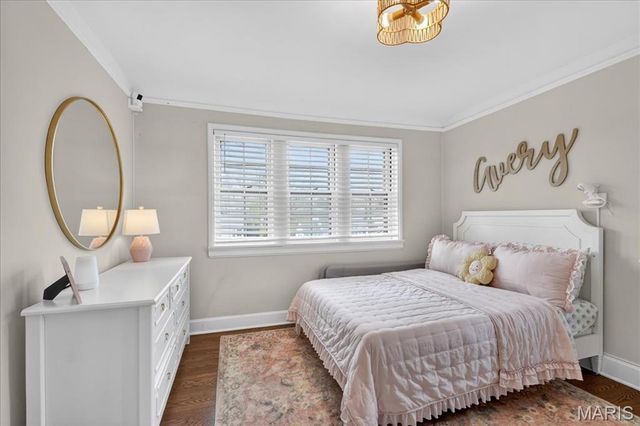 216 Elm Avenue, Glendale, MO 63122