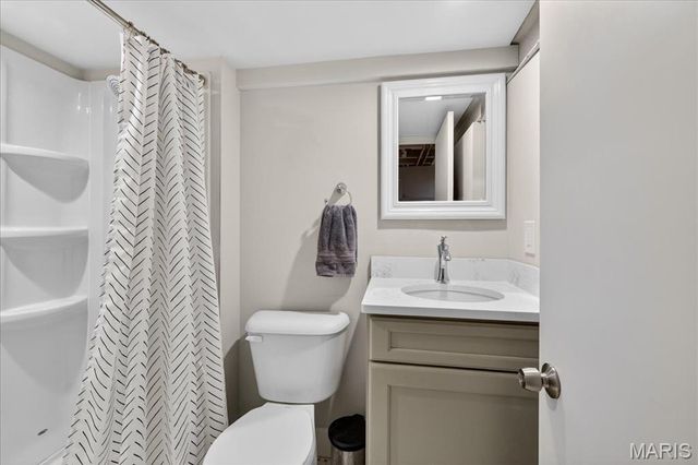 216 Elm Avenue, Glendale, MO 63122