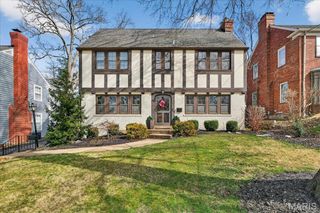 216 Elm Avenue, Glendale, MO 63122