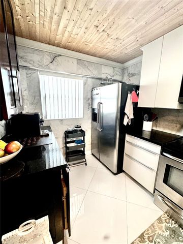 4311 Crystal Lake Dr 213, Deerfield Beach, FL 33064