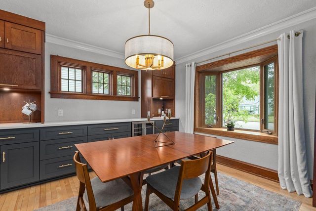 208 W PARKWAY BOULEVARD, Appleton, WI 54911
