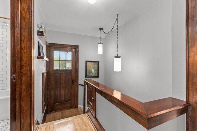 208 W PARKWAY BOULEVARD, Appleton, WI 54911