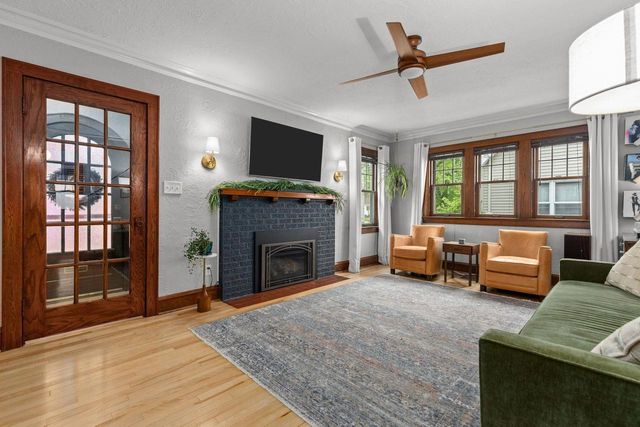 208 W PARKWAY BOULEVARD, Appleton, WI 54911