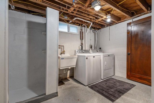 208 W PARKWAY BOULEVARD, Appleton, WI 54911