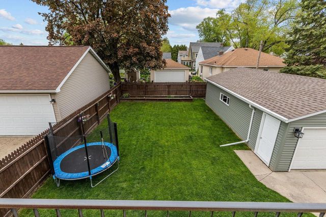 208 W PARKWAY BOULEVARD, Appleton, WI 54911