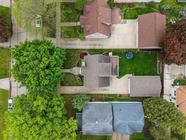 208 W PARKWAY BOULEVARD, Appleton, WI 54911
