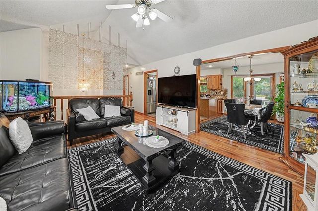 4123 N Troost Avenue, Kansas City, MO 64116