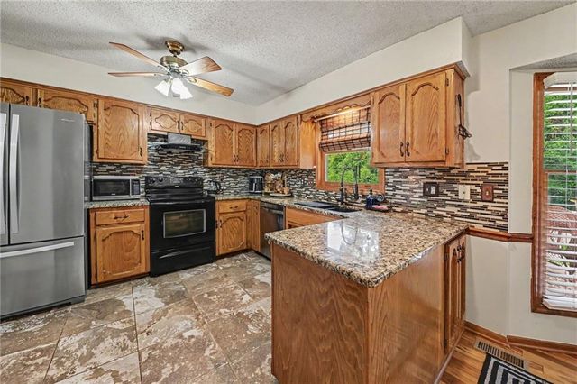 4123 N Troost Avenue, Kansas City, MO 64116