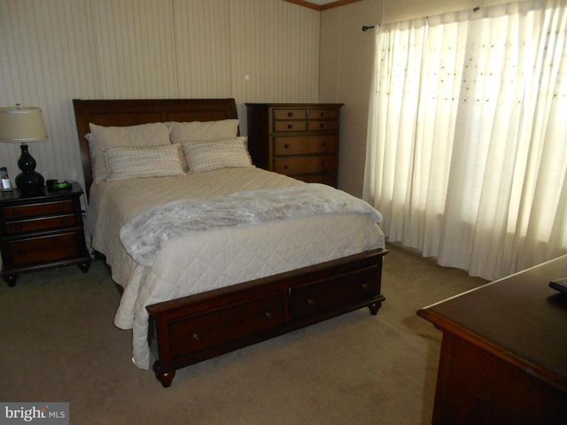 20 LAUREL RUN DR, Quakertown, PA 18951