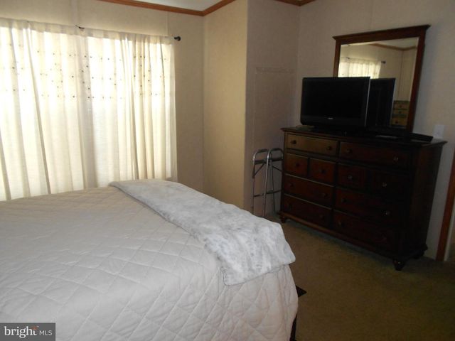 20 LAUREL RUN DR, Quakertown, PA 18951