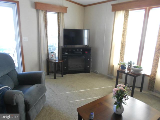 20 LAUREL RUN DR, Quakertown, PA 18951