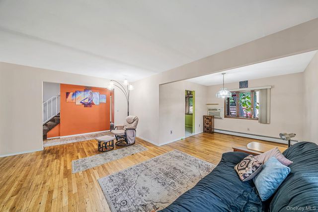 128 Avenue B, Holbrook, NY 11741