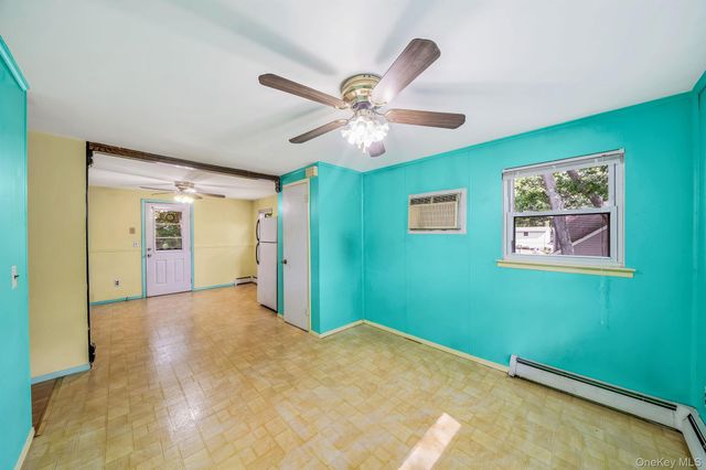 128 Avenue B, Holbrook, NY 11741