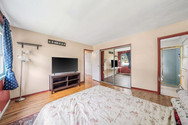 128 Avenue B, Holbrook, NY 11741