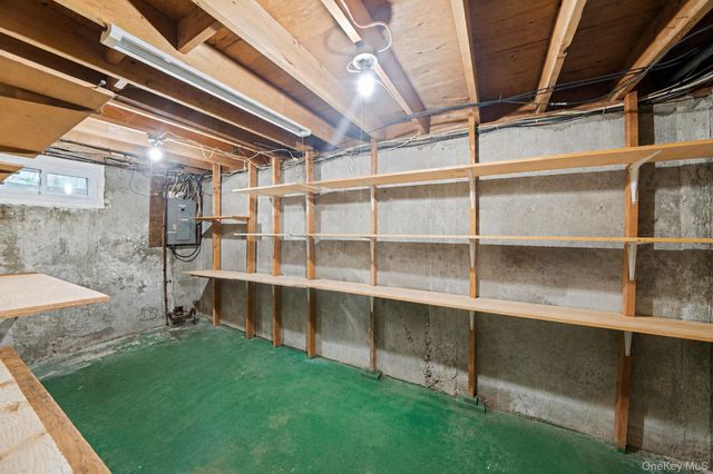 128 Avenue B, Holbrook, NY 11741