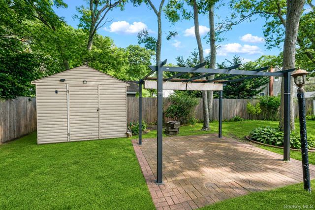 128 Avenue B, Holbrook, NY 11741