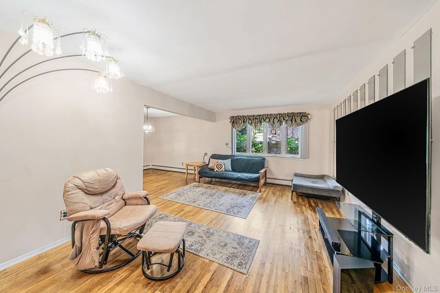 128 Avenue B, Holbrook, NY 11741