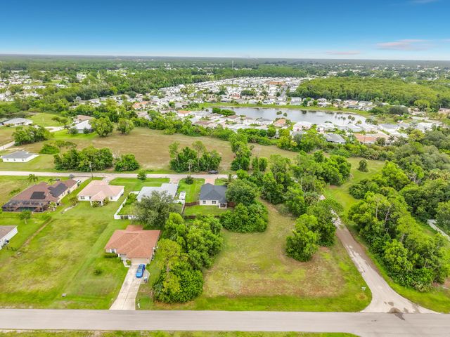 4306 NE 24TH Place, Cape Coral, FL 33909