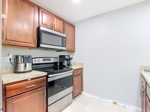 4306 NE 24TH Place, Cape Coral, FL 33909