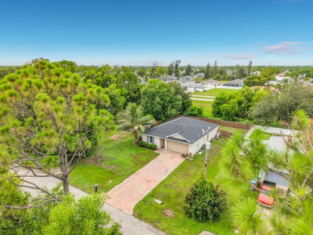 4306 NE 24TH Place, Cape Coral, FL 33909