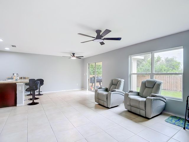 4306 NE 24TH Place, Cape Coral, FL 33909