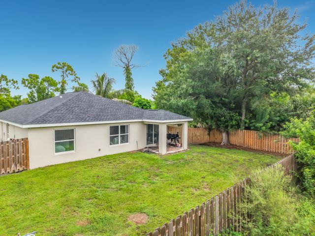4306 NE 24TH Place, Cape Coral, FL 33909