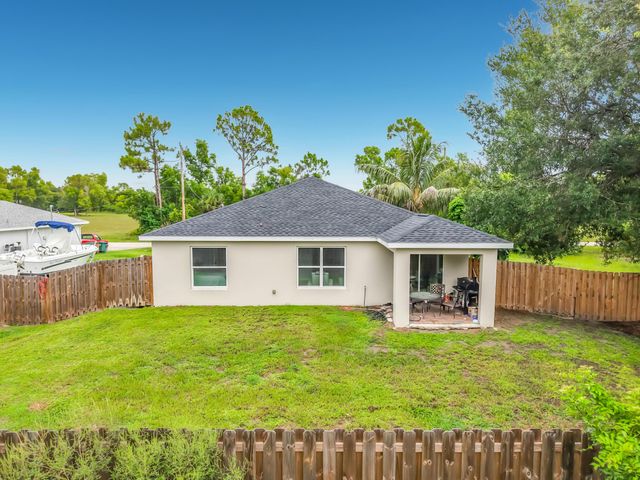 4306 NE 24TH Place, Cape Coral, FL 33909