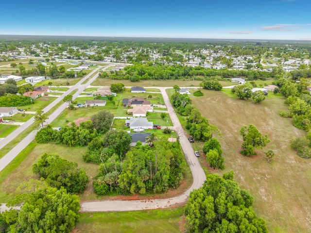 4306 NE 24TH Place, Cape Coral, FL 33909