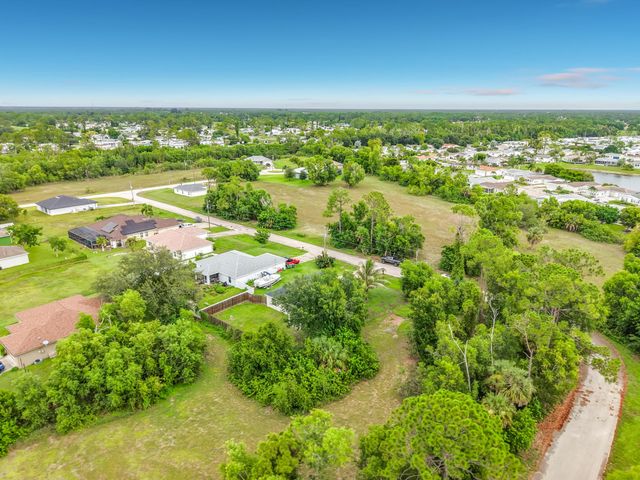 4306 NE 24TH Place, Cape Coral, FL 33909
