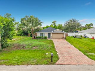 4306 NE 24TH Place, Cape Coral, FL 33909