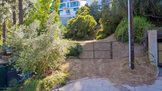 3320 Landa Street, Los Angeles, CA 90039