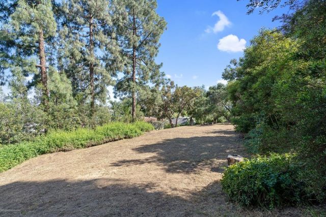 3320 Landa Street, Los Angeles, CA 90039