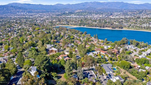 3320 Landa Street, Los Angeles, CA 90039