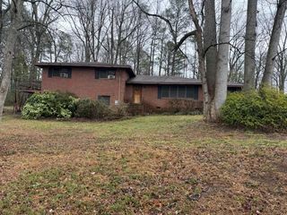 6896 Florence Dr, Lithia Springs, GA 30122