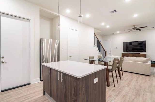 10211 Las Nubes Avenue, Houston, TX 77075