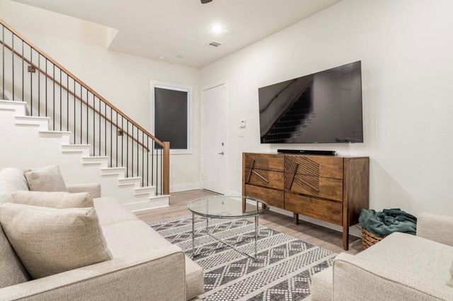 10211 Las Nubes Avenue, Houston, TX 77075