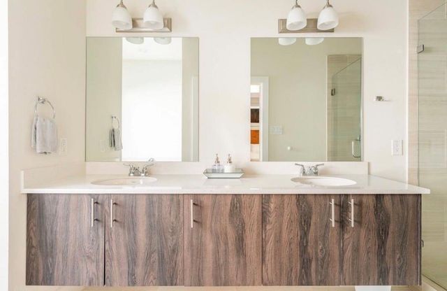 10211 Las Nubes Avenue, Houston, TX 77075