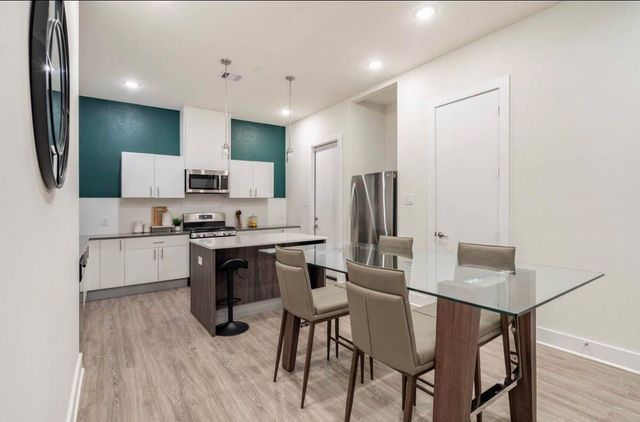 10211 Las Nubes Avenue, Houston, TX 77075