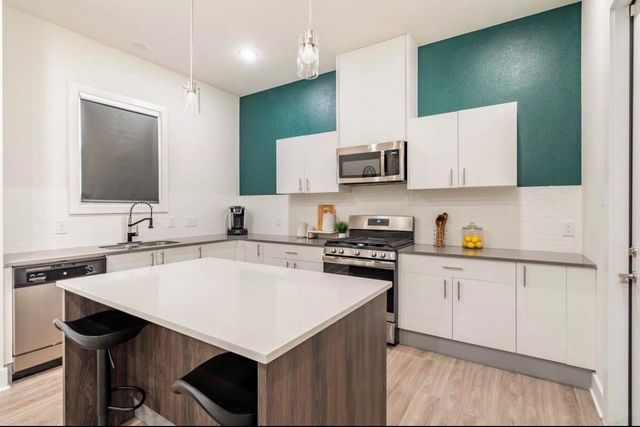 10211 Las Nubes Avenue, Houston, TX 77075