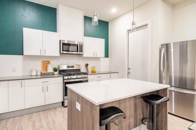 10211 Las Nubes Avenue, Houston, TX 77075