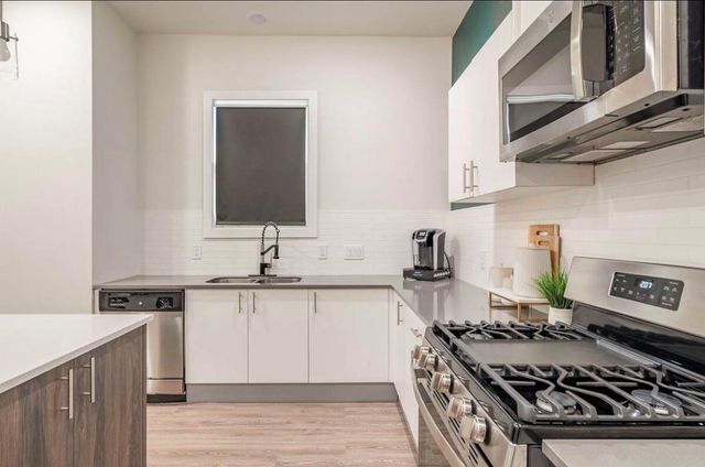 10211 Las Nubes Avenue, Houston, TX 77075