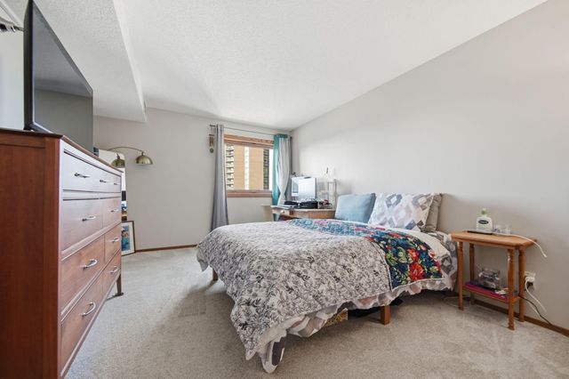 66 9th Street E 1510, Saint Paul, MN 55101