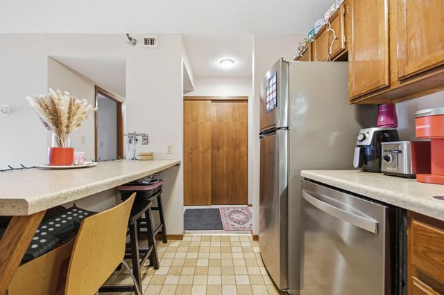 66 9th Street E 1510, Saint Paul, MN 55101