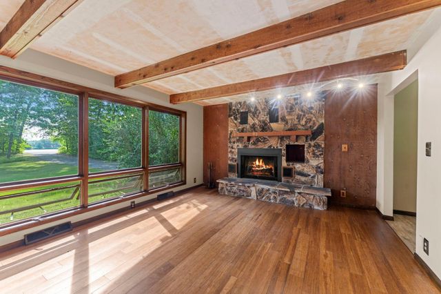 32350 Cedar Crest Trail NE, North Branch, MN 55056