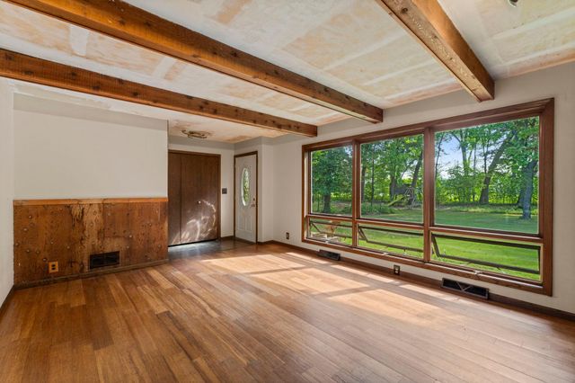 32350 Cedar Crest Trail NE, North Branch, MN 55056