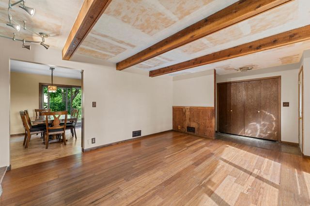 32350 Cedar Crest Trail NE, North Branch, MN 55056