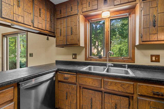 32350 Cedar Crest Trail NE, North Branch, MN 55056